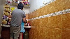 Que cansancio cocinar para todos y quien me atiende a mi mi marido dice que me va a engreir y resulta que me termin� follandome yo cocine pero el me termin� comiendo