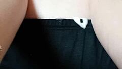 Milf Incinta Si Sputa Il Seno E I Capezzoli