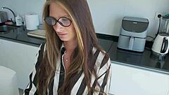 i told my stepmother a spanish phrase and fucked her hard 😏