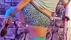 Hotwife Steffi Masturbates with Vibrator in Mature Photoshoot