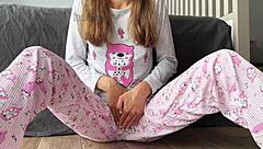 skinny babe fingers pussy to squirt