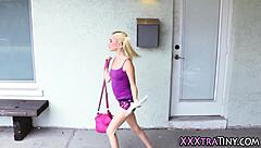 嘿，小18+骚妹骑巨型黑人大屌！