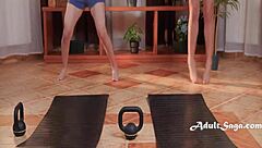 Dilf猛干18+少女Candie Luciani的硬核肛交