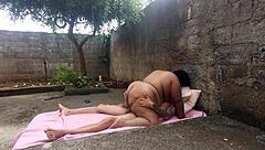 Chubby wife fucks in backyard 😍
