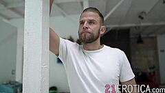 Sweet Girlfriend Gets Ass Banged And Facialized