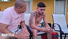 Pirocudos arrombam rabuda com banho de porra 😈