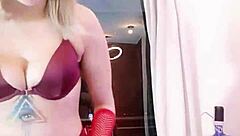 zaramontoyareal dedicates vid to victor with huge 60cm dildo play... wow! 😱