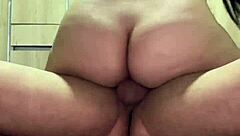 Delicioso sexo en la cocina con mi madrastra?