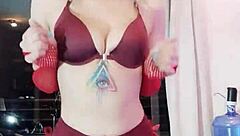 zaramontoyareal dedicates vid to victor with huge 60cm dildo play... wow! 😱