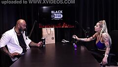 Loira mostra os peitos depois de falar que se estressou com ator na cena � atriz de fetiche n�o gosta de sexo anal e o jogo do mama senta ou passa - julia fontanelli watch on sheer red