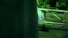 人妖婷萱在社区花园露鸡巴