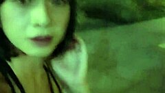 人妖婷萱在社区花园露鸡巴