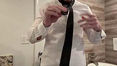 Bodybuilder Prepares For Porn Shoot