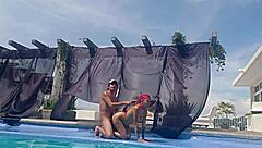 esto pasa cuando tu prima no lleva traje de baño en la alberca