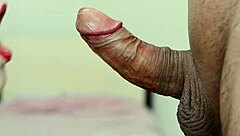 She sucks with beautiful lips