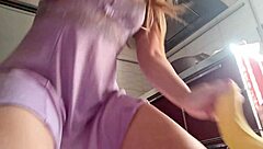 gostosa cozinhando in the kitchen, teasing with natural tits and pussy fetish.