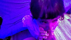 Alternative babe seduces with juicy apple, thrilling climax