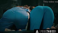 在惊悚恐怖幻想中，Ashley Lane的三乳激起深情，当她哺乳护士Anna Claire Clouds在禁忌3P中