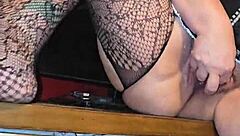 wet preggo pussy lips all pink