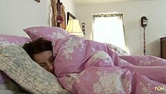 who's the boss in lesbian scissoring?