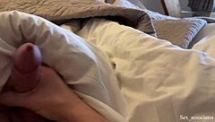 Shy Arab stepmom shares bed with son in hotel 😳