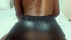 twerking shaking bouncy ass with dildo toy