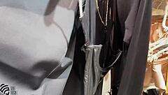 商店更衣室偷偷自慰