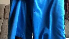 pau gigante falando putaria e gozando muito