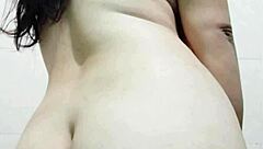 Aurora estelar bathing solo as mature milf housewife