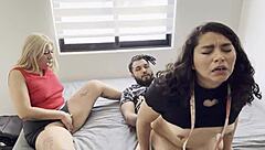 encuentro a mi esposo follando a la costurera con sus tetas jugosas