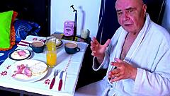 I licked her pussy for hot breakfast, then she blew me to creampie orgasm