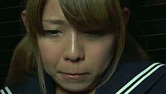 日本棕发Fu Sazanami穿着制服自慰光滑阴户无码