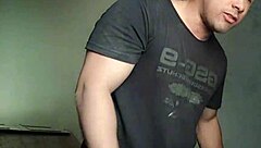 casa nova trollando minha namorada jogando barata nela