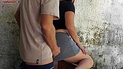 minha esposa saiu e a empregada baixinha pegou meu pau e colocou dentro dela