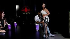 morena safada rebola gostoso em cima do neg�o fazendo boquete depois de falar em ter a liberdade para gemer como quer