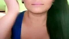 Hot colombian beauty seduces