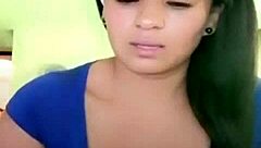 Hot colombian beauty seduces