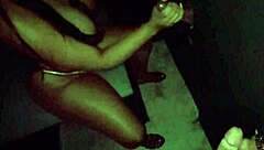 Corno Filmando A Esposa Se Divertindo No Glory Hole Da Casa De Swing