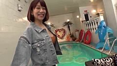 Part1 【水上フェラ&豪快潮吹き】Nozomiちゃんインスタグラマー美女とプール付きラブホへ直行！お酒を飲むとフェラしたくなる性癖発動でプールフェラ！鏡の前でスケベ姿を視●しながら立ちバック高速ピストン！全身性感帯bodyで絶頂&潮吹きしまくりの激イキsex！