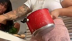 Chamei minha amiga da buceta grande pro almoço