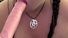 Sri Lankan housewife Kandy Kane deepthroats 😏