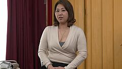 已婚女人Katsuragi Miyabi提供手淫和阴部潜水