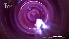 小穴在狂野日本硬核中被猛烈撞击 激烈动作