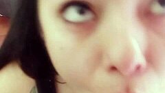 我喜欢看我的拉丁朋友在家自制深喉口交