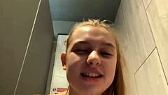 crazy bbw squirts and fucks in the gym