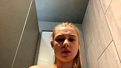 crazy bbw squirts and fucks in the gym