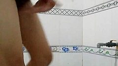 Tắm 1 mình với teen 18+ trong phòng riêng