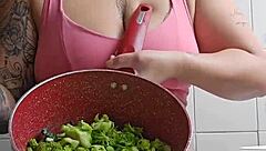 exhibitionist flashes swollen pussy in tight shorts in kitchen