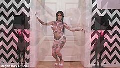 anal queen gapes her ass with monster black dildo