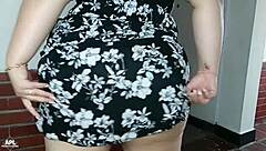 LA PUTA DE MI MADRSTRA ME MUESTRA COMO MUEVE SUS GRANDES NALGAS CON ESTE LARGO VESTIDO Y ME PUSO MUY CACHONDO MIRAR COMO REBOTABAN QUE A LA FINAL LA PUSE A REBOTAR EN MI POLLA